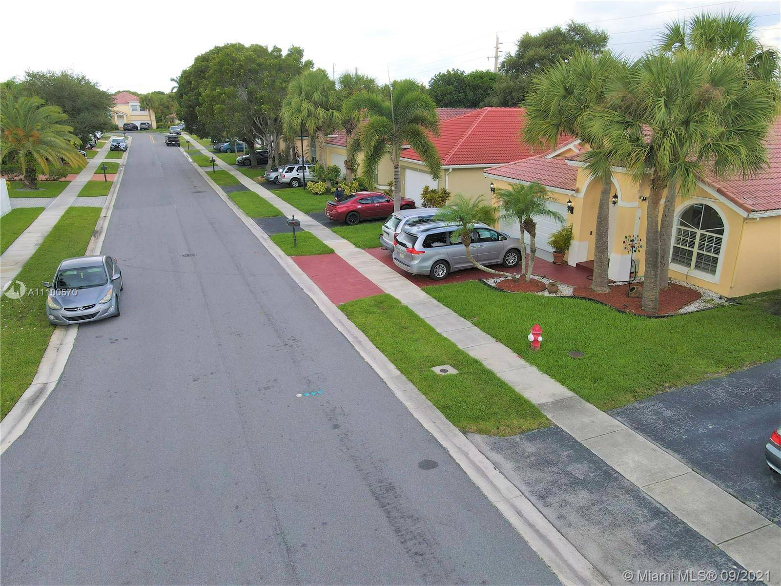 Weston, FL 33326,40 Gables Blvd
