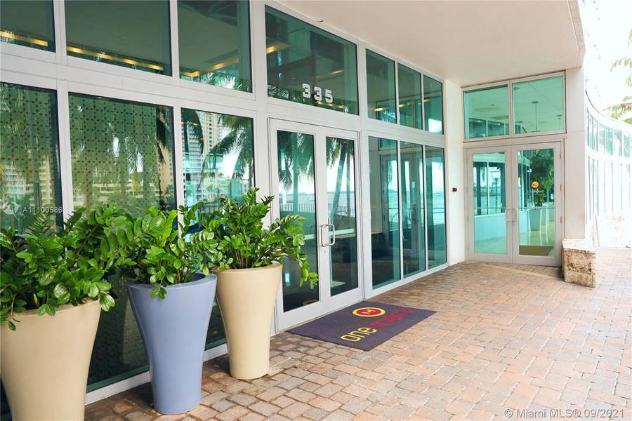 335 S Biscayne Blvd #804, Miami, FL 33131