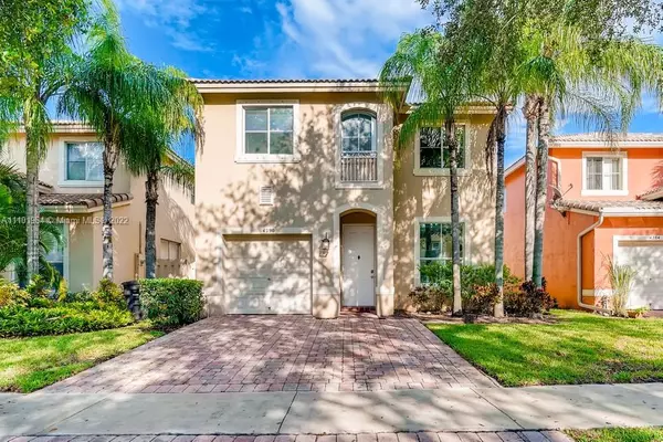 4290 Lake Lucerne CIR #4290, West Palm Beach, FL 33409
