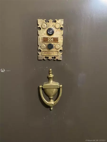 1400 Saint Charles Pl #204, Pembroke Pines, FL 33026