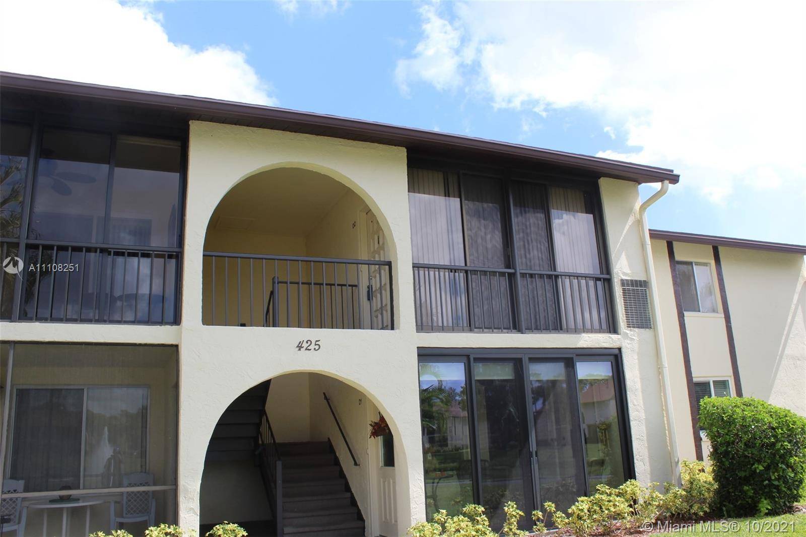 3560 Pine Tree Ct #D-2, Green Acres, FL 33463