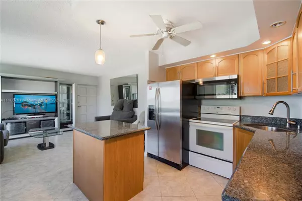 Hollywood, FL 33019,300 Oregon St #309