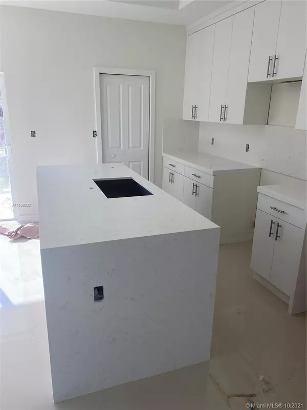 Miami, FL 33165,3826 SW 87th Pl #A