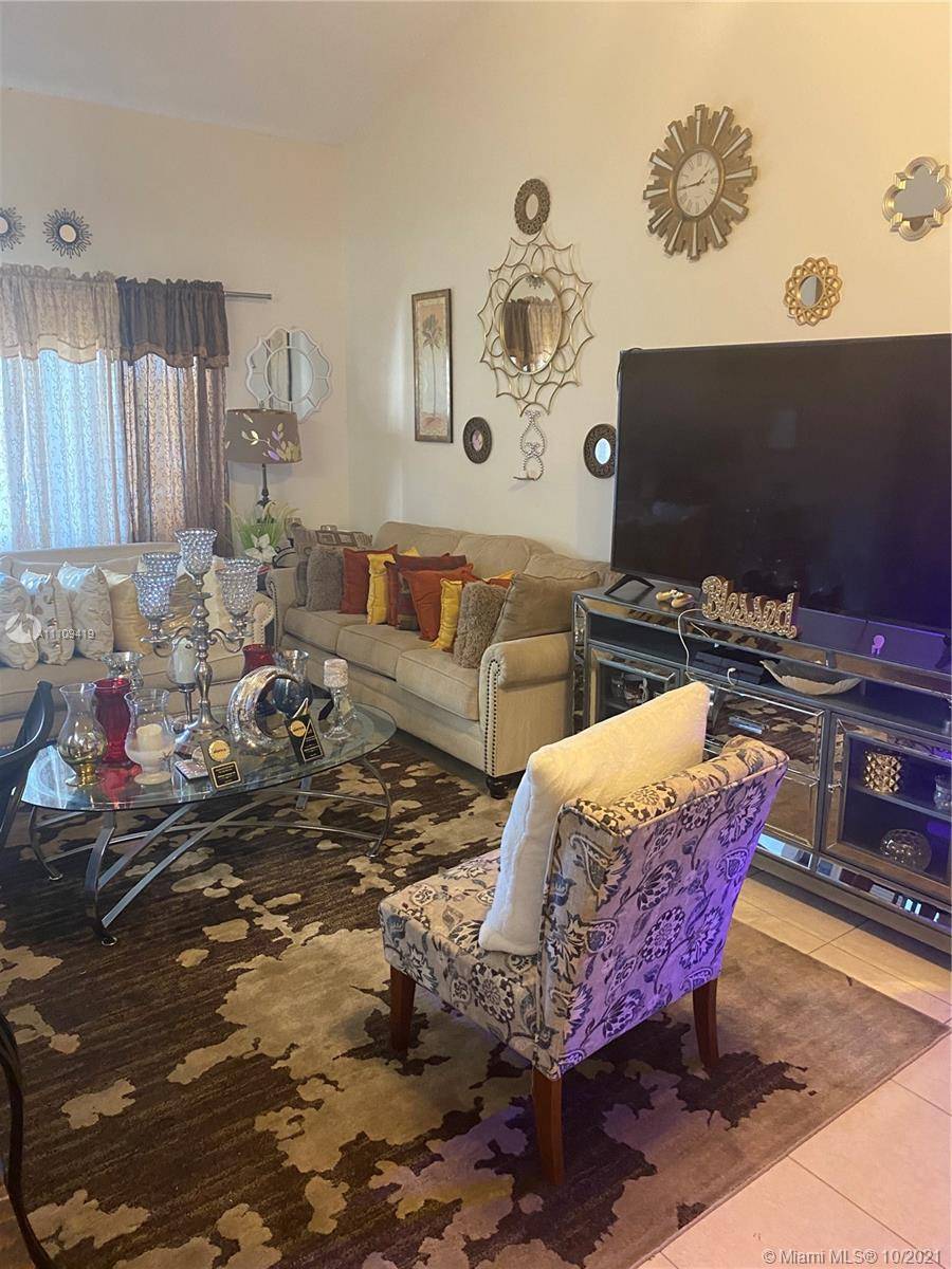 Oakland Park, FL 33309,3409 NW 44th St #201
