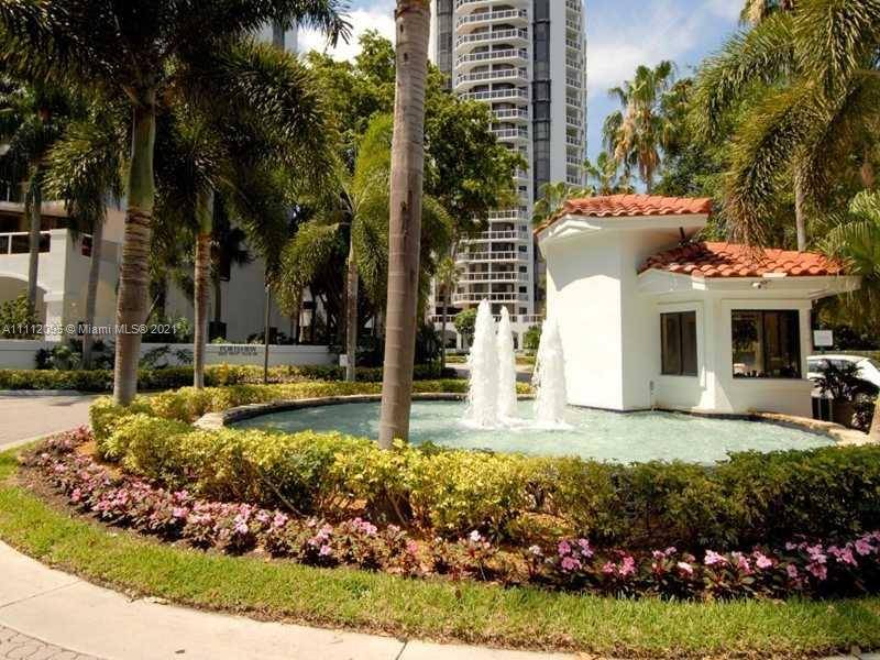 Aventura, FL 33180,3600 YACHT CLUB DR #404