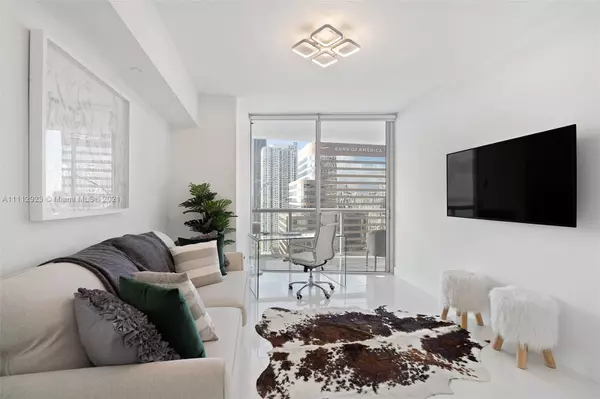 Miami, FL 33131,495 Brickell Ave #3411