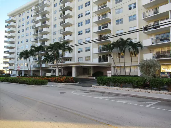 Hallandale Beach, FL 33009,401 Golden Isles Dr #203