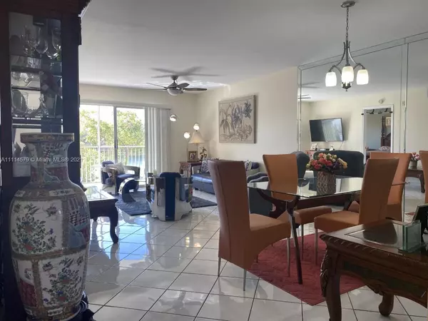 Pembroke Pines, FL 33027,12900 SW 13th St #204E