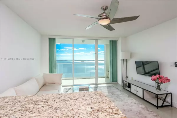 Miami, FL 33131,800 Claughton Island Dr #2402