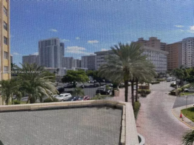 Hallandale Beach, FL 33009,100 Golden Isles Dr #314