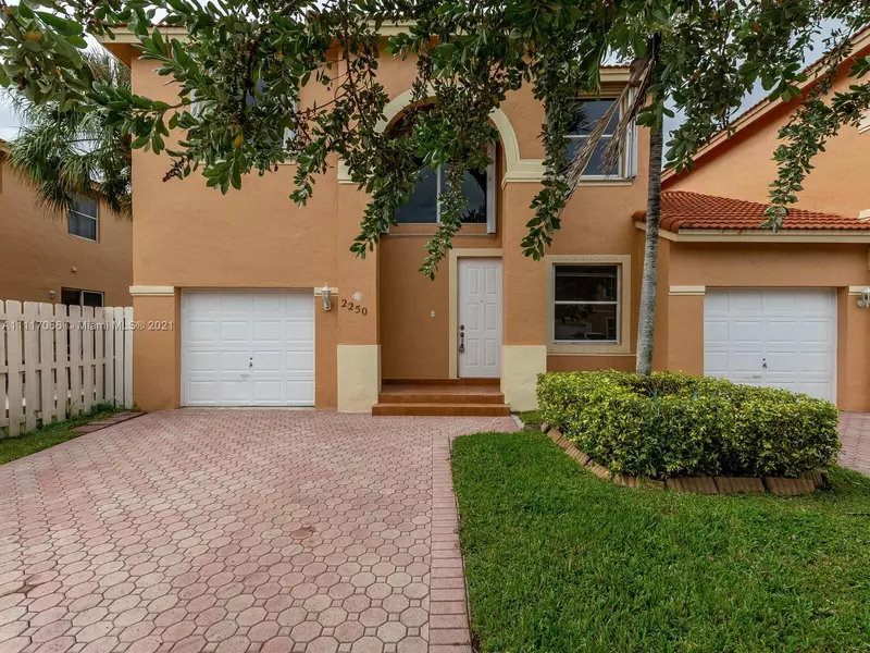 2250 NW 161st Ter, Pembroke Pines, FL 33028