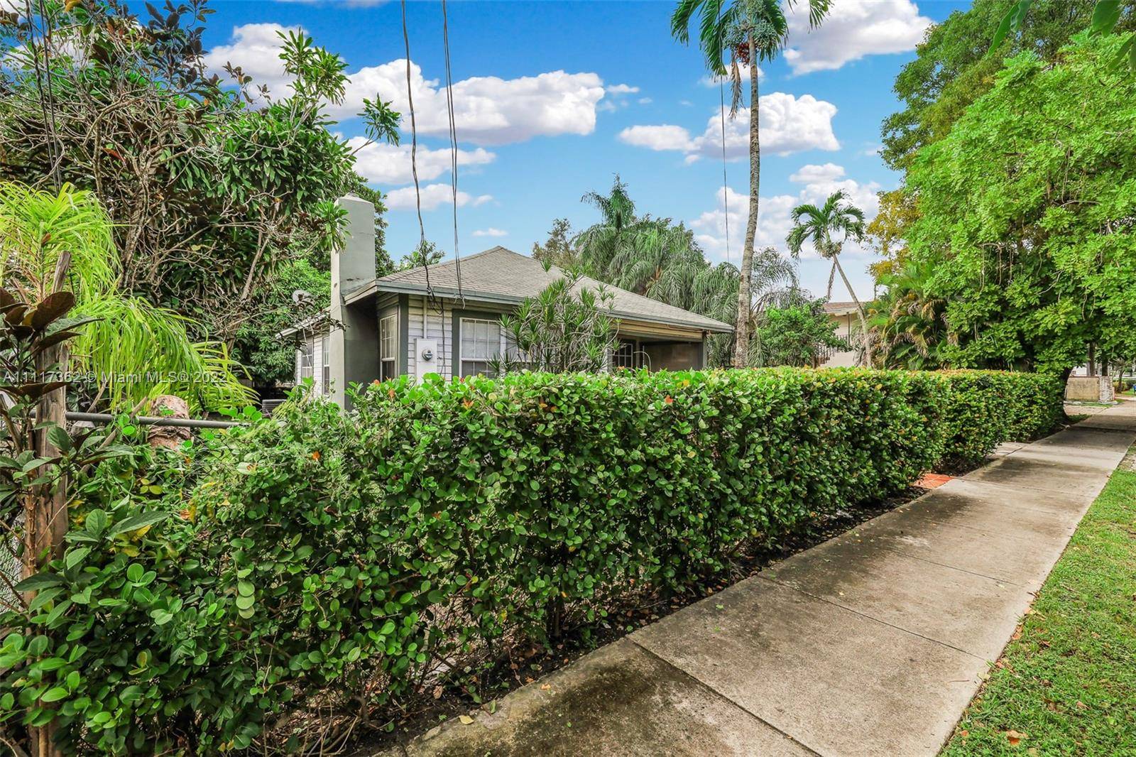 Miami, FL 33134,4174 SW 9th St