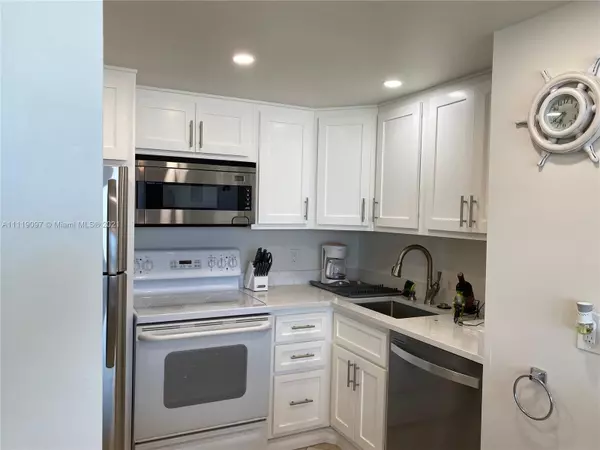 Marco Island, FL 34145,180 SEAVIEW CT #903