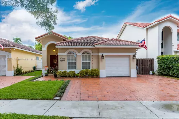 7355 Coldstream Dr, Hialeah, FL 33015