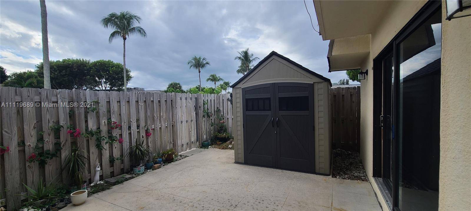 Palm Springs, FL 33461,22 Lake Arbor Dr