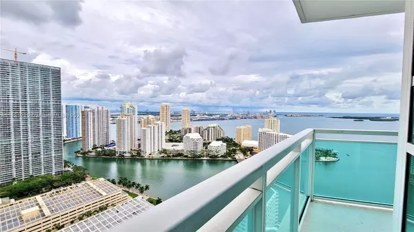 Miami, FL 33131,950 Brickell Bay Dr #3910