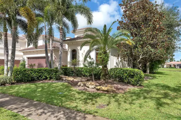 17921 Lake Azure Way, Boca Raton, FL 33496