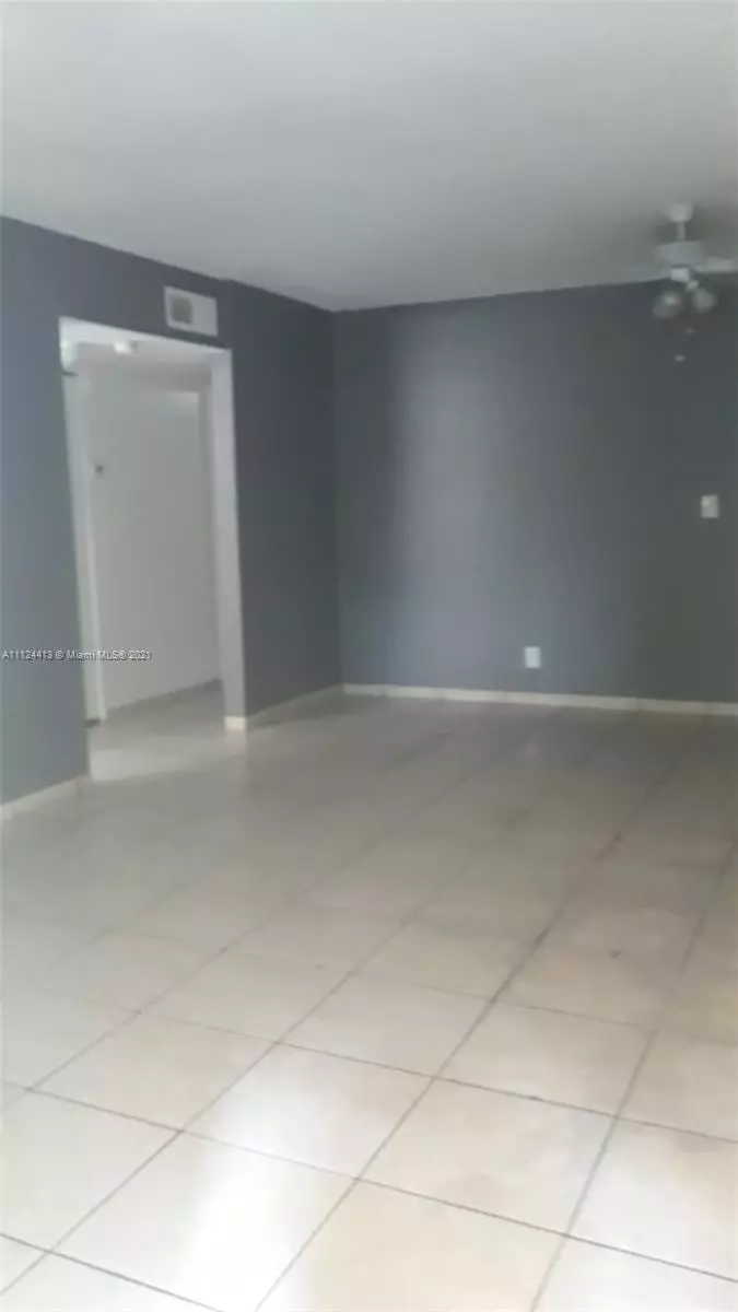 Oakland Park, FL 33334,850 E Commercial Blvd #139E