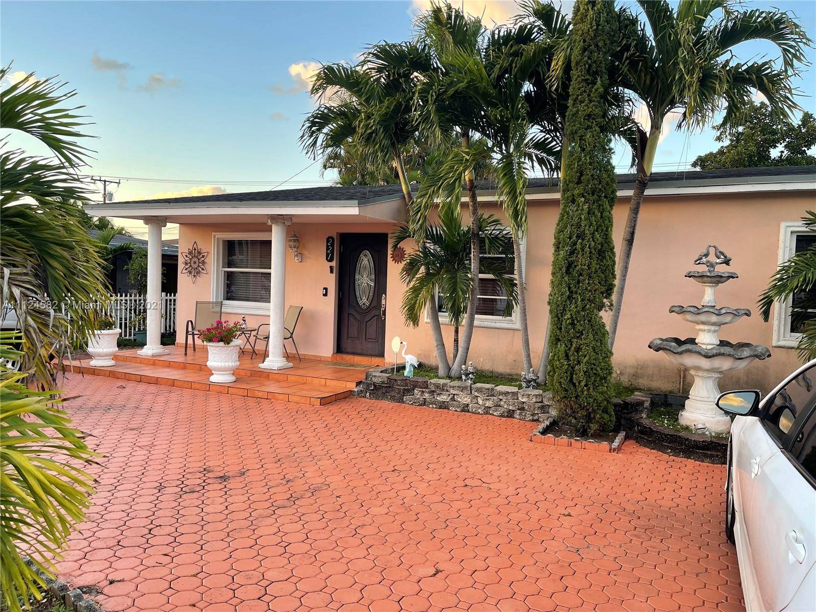 221 E 56th St, Hialeah, FL 33013