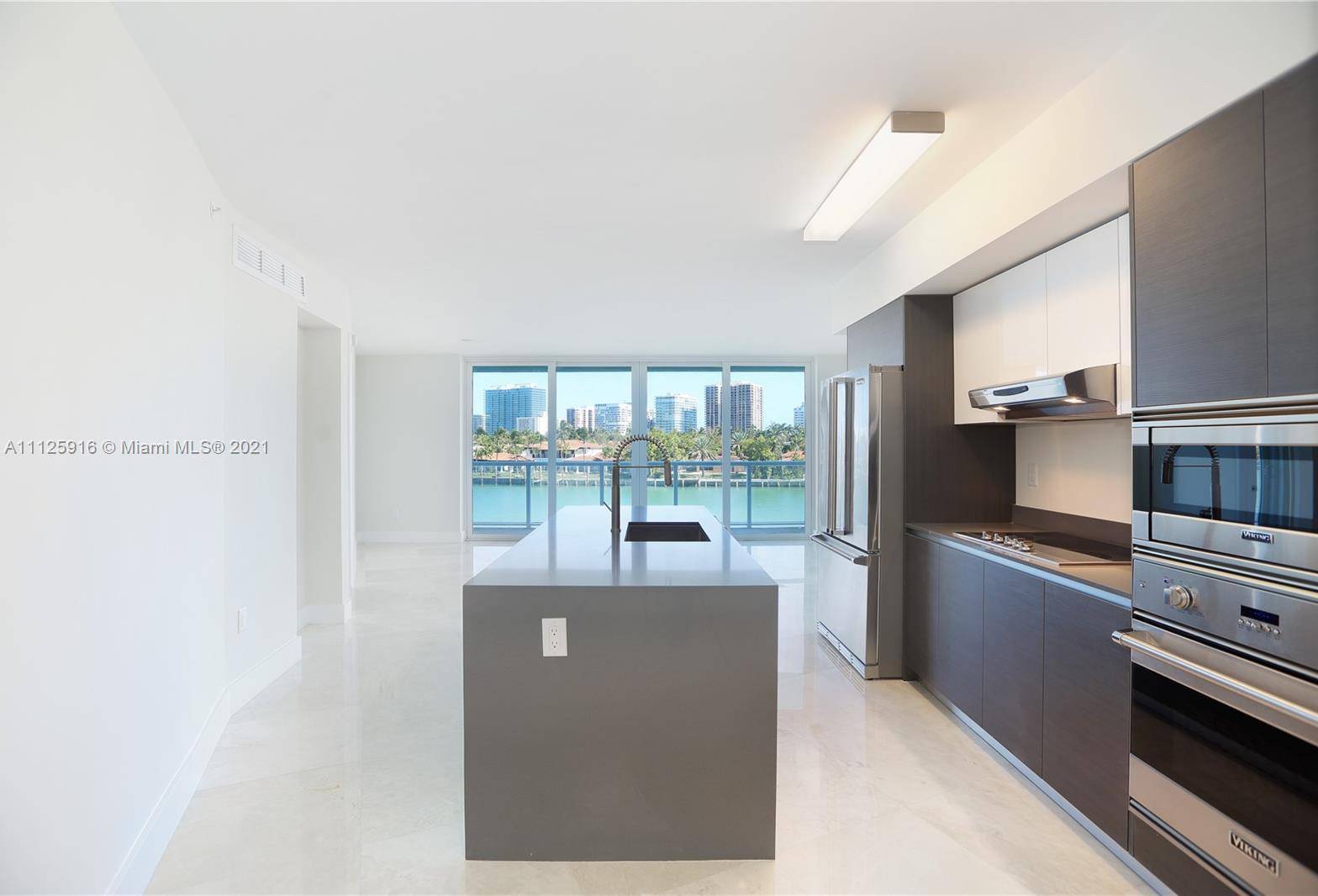 Bay Harbor Islands, FL 33154,9821 E Bay Harbor Dr #405
