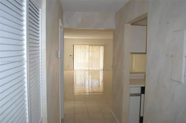 Boynton Beach, FL 33437,5362 Cedar Lake Dr 102 #102