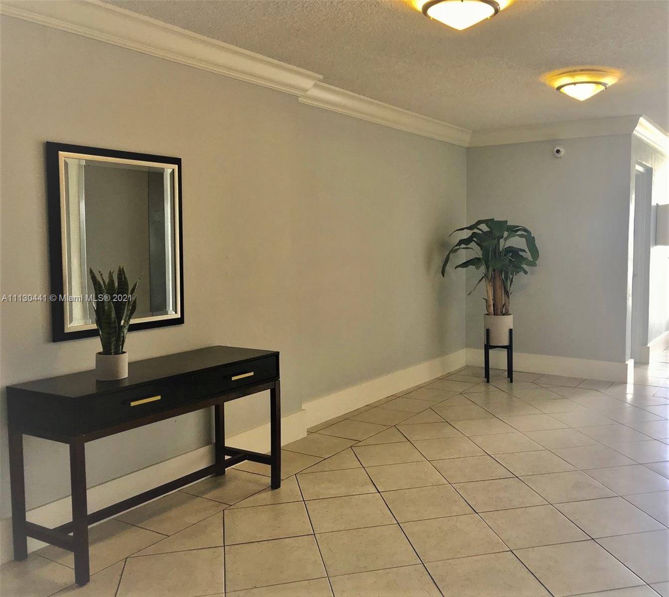 North Miami, FL 33181,2020 NE 135th St #911