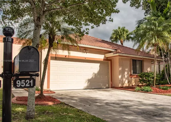 9521 NW 18th Dr, Plantation, FL 33322