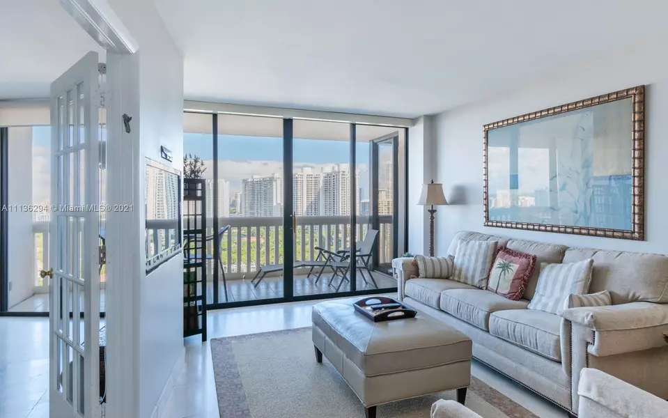 1000 E Island Blvd #2105, Aventura, FL 33160