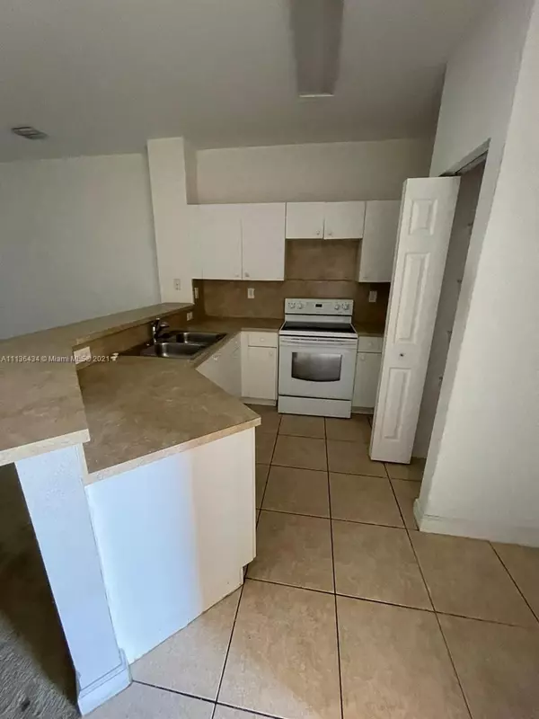 Lauderdale Lakes, FL 33311,2974 NW 35th Ave #2974