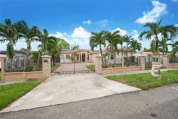 9580 SW 35th St, Miami, FL 33165