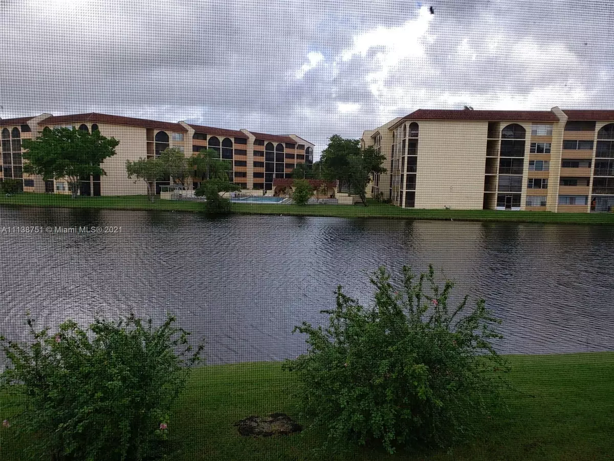 Sunrise, FL 33351,10001 Winding Lake Rd #204