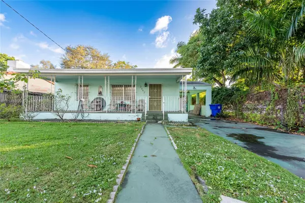 2042 NW 17th St,  Miami,  FL 33125