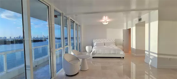 Miami Beach, FL 33139,540 West Ave #1213