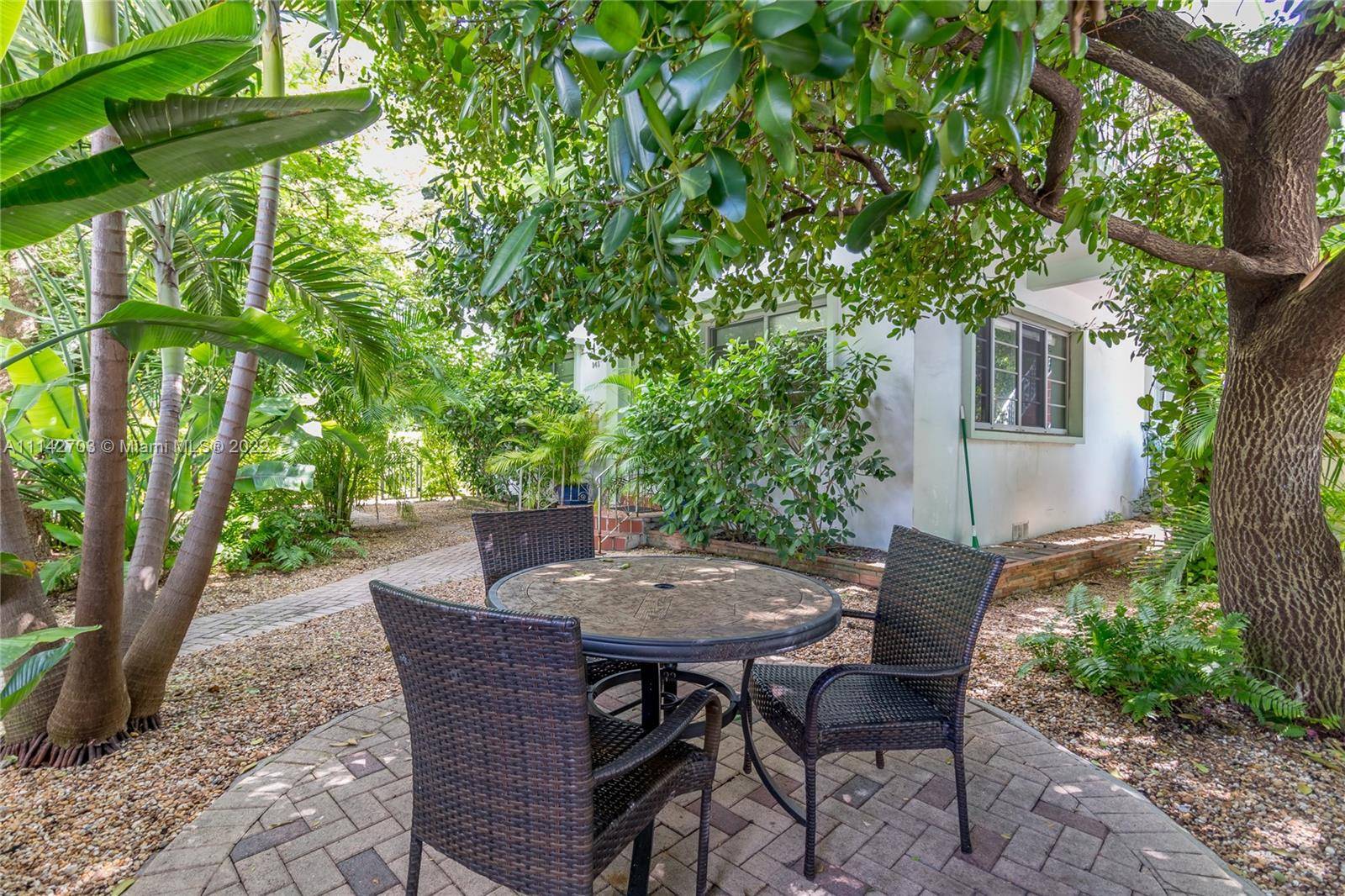 Miami Beach, FL 33139,945 10 St #1