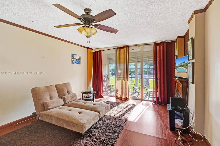 116 Royal Park Dr #1D, Oakland Park, FL 33309