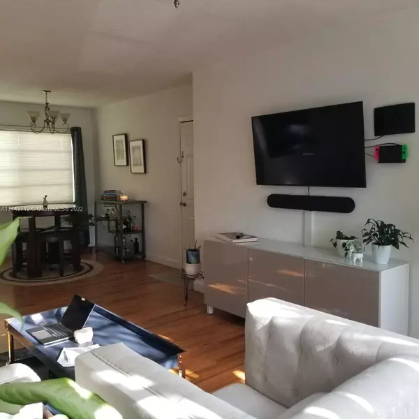 Miami Beach, FL 33141,8345 Byron Ave #3