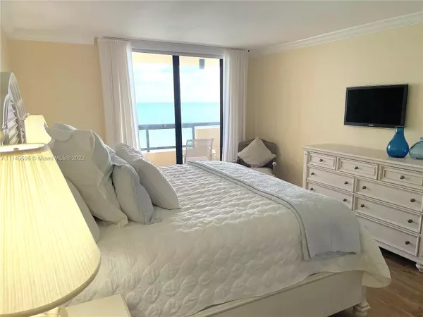 Miami Beach, FL 33140,2555 Collins Ave #2103