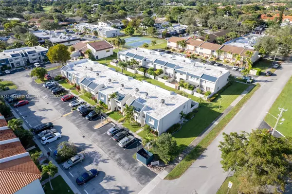 Hollywood, FL 33021,2520 N 38th Ave #D-28