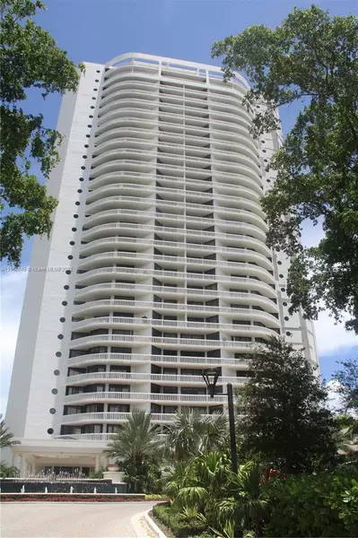 3000 Island Blvd #321, Aventura, FL 33160