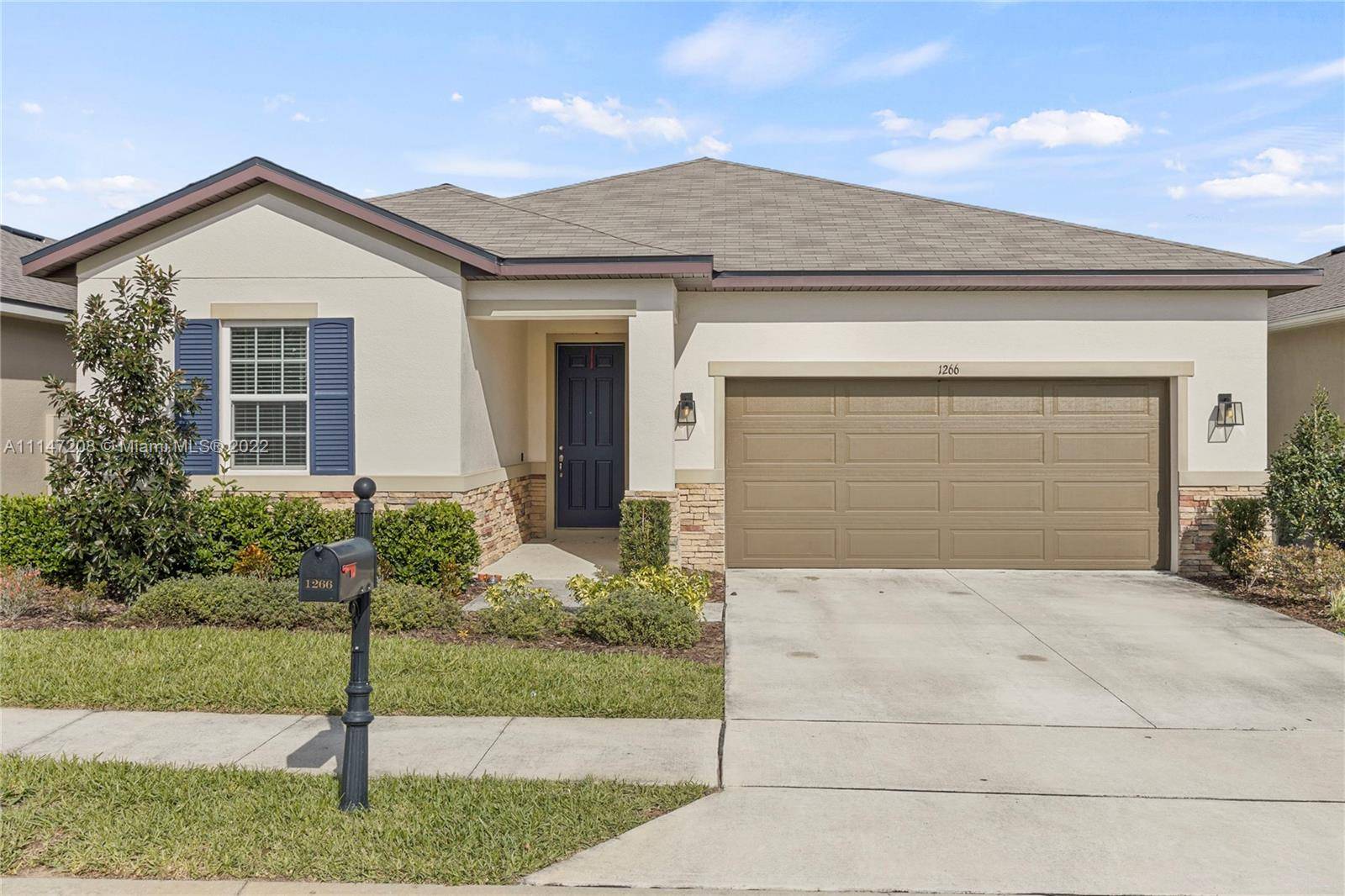 1266 Yorkshire Court, Davenport, FL 33896
