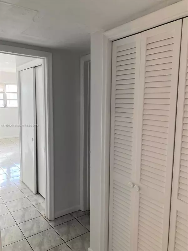 Miami, FL 33179,19001 NE 2nd Ave #1412