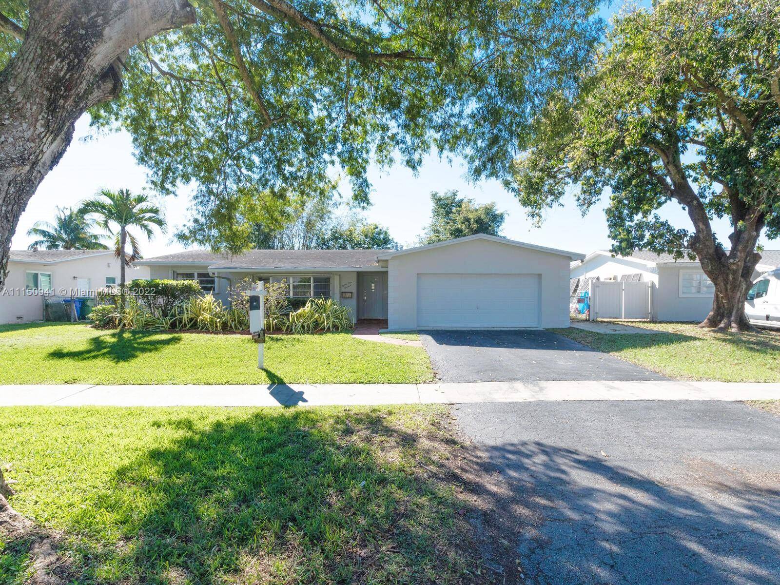 8400 Pasadena Blvd, Pembroke Pines, FL 33024