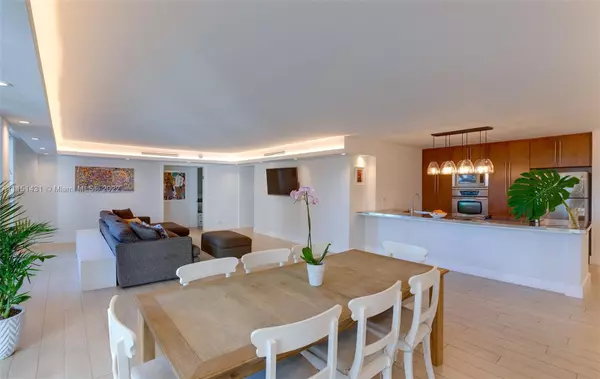 Miami Beach, FL 33139,5 Island Ave #4B