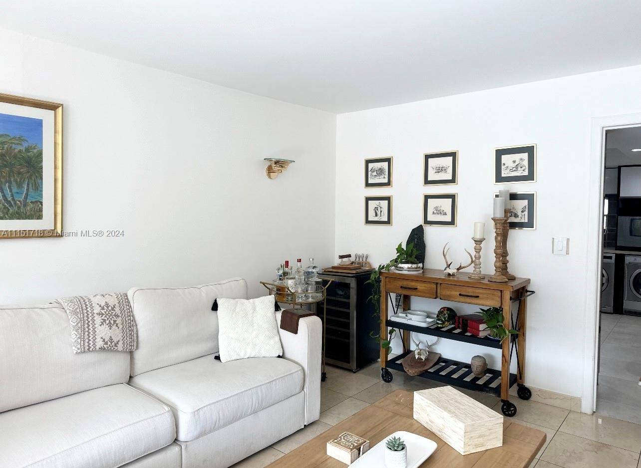 Key Biscayne, FL 33149,100 Ocean Lane Dr #505
