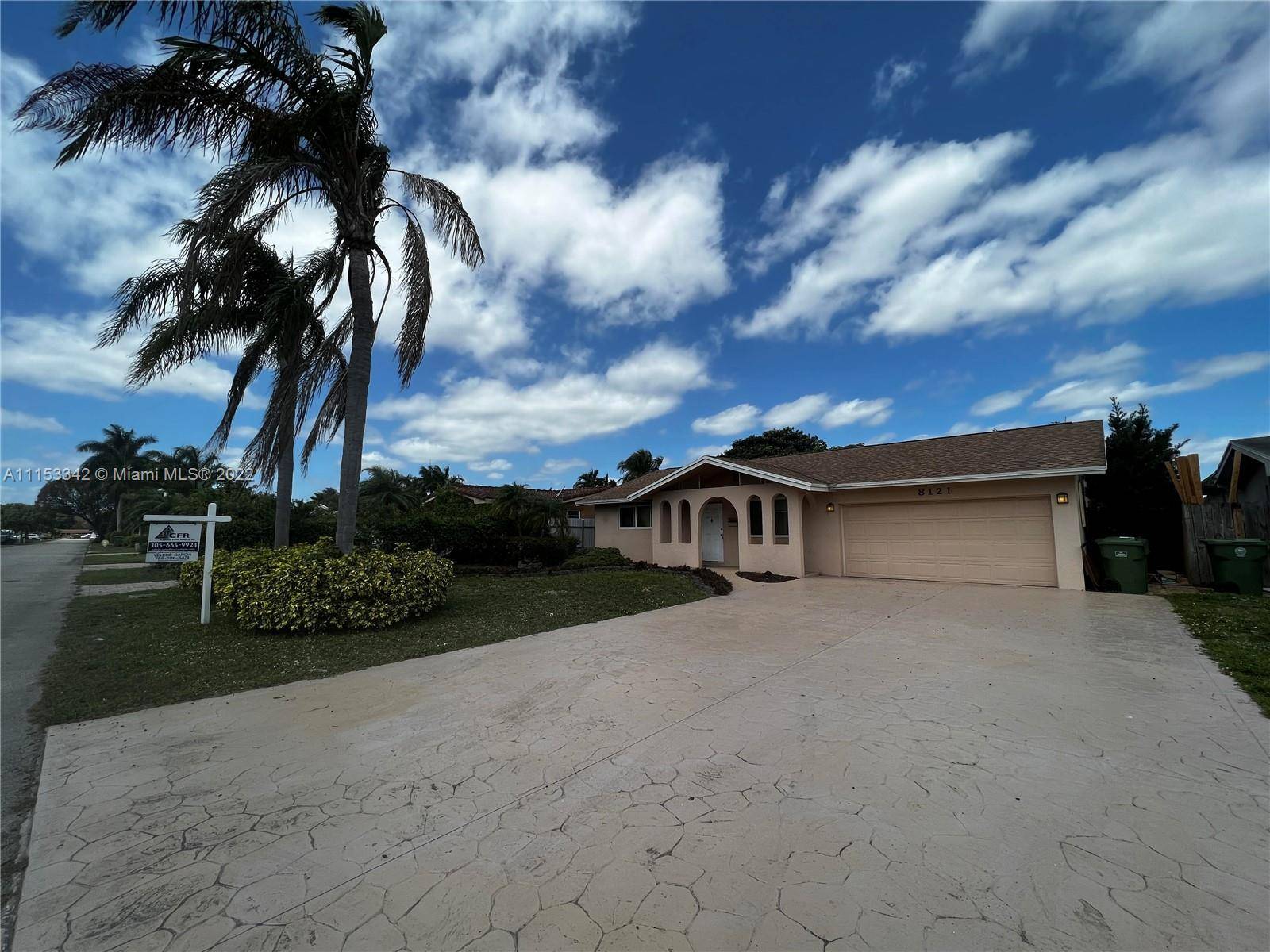 8121 NW 13th St, Pembroke Pines, FL 33024