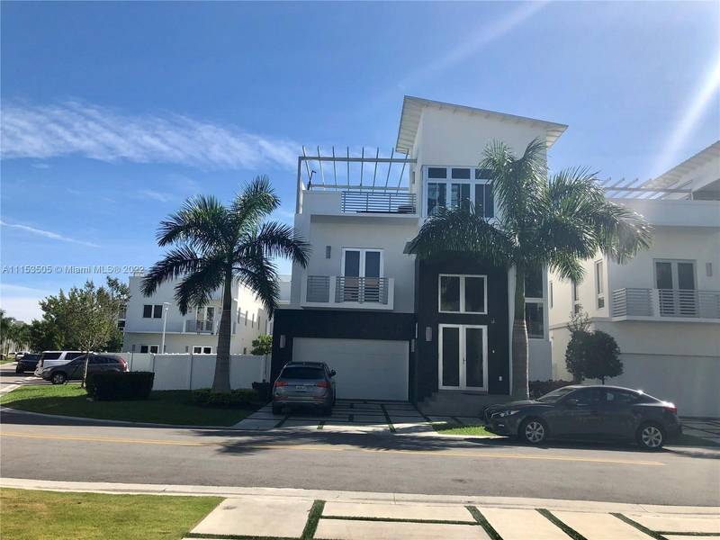 3453 NW 84th Ct, Doral, FL 33122