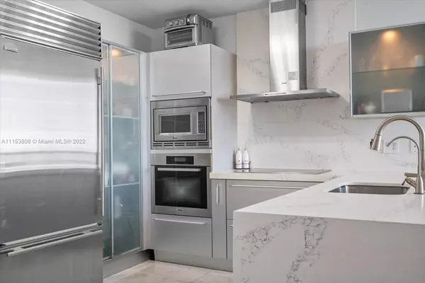 Sunny Isles Beach, FL 33160,18201 Collins Ave #4207