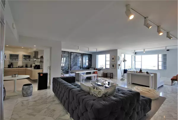 Miami Beach, FL 33140,5255 Collins Ave #9H