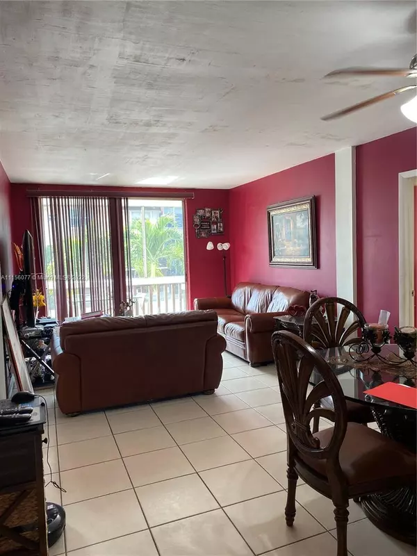 Hialeah, FL 33015,6707 NW 169th St #A201