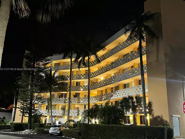 2400 NE 9th St #202, Fort Lauderdale, FL 33304